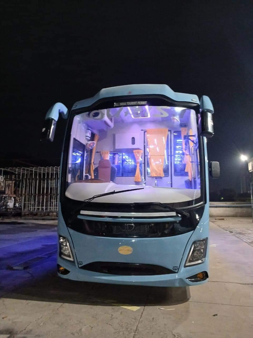 Luxury Bus 45-49 Seater